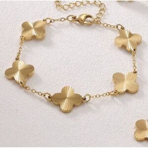 Gold Plated Stainless Steel Clover Bracelet – Minimalist Good Luck Jewelry